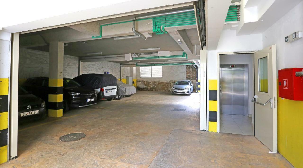 Luxury Apts Leone Split Centre Exterior photo