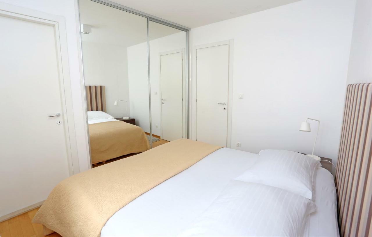Luxury Apts Leone Split Centre Exterior photo