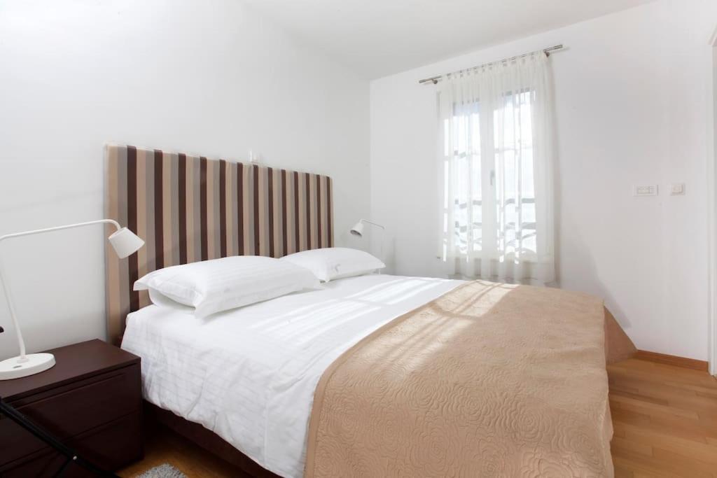 Luxury Apts Leone Split Centre Exterior photo
